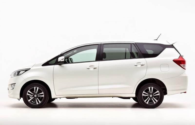 Toyota Innova MUV taxi available with Patna Gati